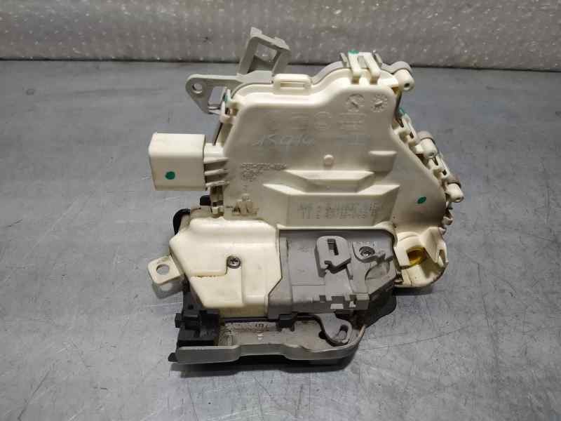 Recambio de cerradura puerta delantera izquierda para audi a4 ber. (b8) básico referencia OEM IAM 8J1837015C  7 PINES