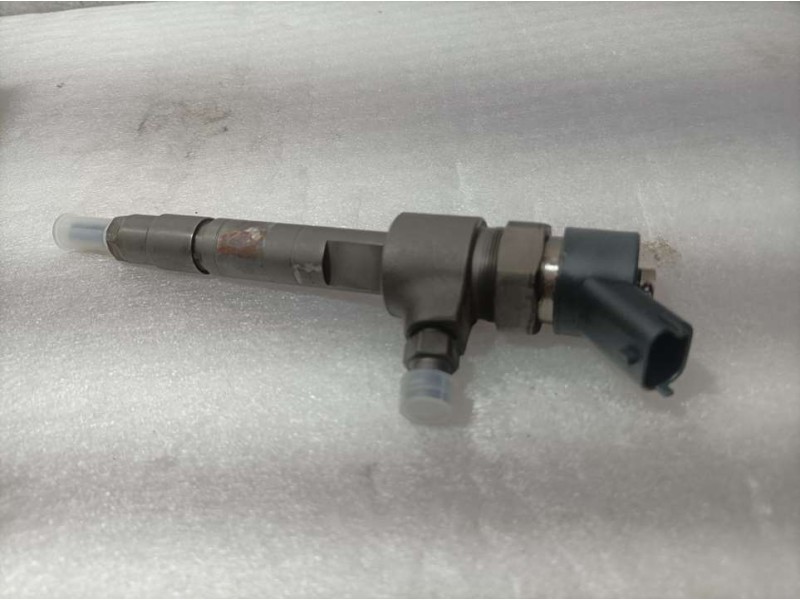 Recambio de inyector para fiat bravo (182) jtd 105 / 100 trofeo referencia OEM IAM 0445110068  BOSCH