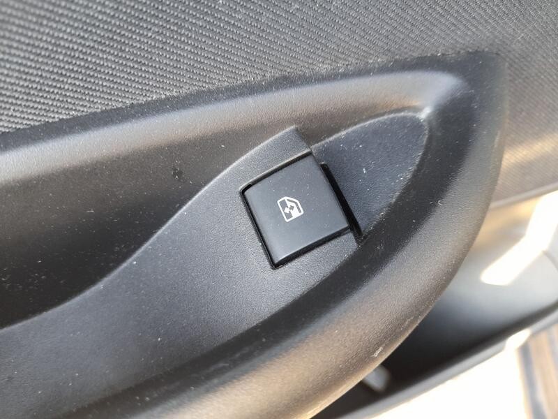 Recambio de mando elevalunas trasero izquierdo para opel astra k (b16) 1.4 turbo (68) referencia OEM IAM 13408452  