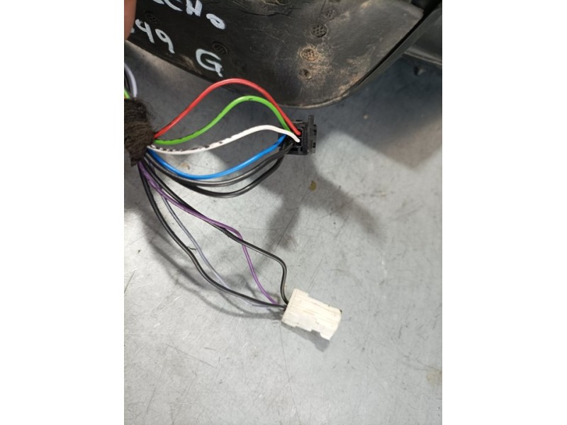 Recambio de retrovisor derecho para citroën c3 elle referencia OEM IAM 98128560XT  ELECTRICO 6 Y 4 CABLES FALTA CARCASA