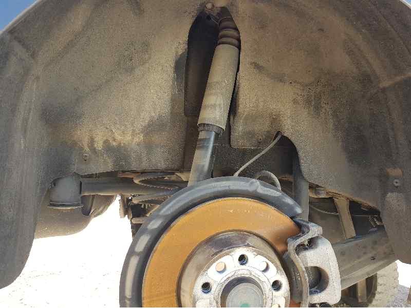 Recambio de plastico pase rueda tras. dch. para volkswagen passat berlina (3c2) highline referencia OEM IAM 3C0810972B  