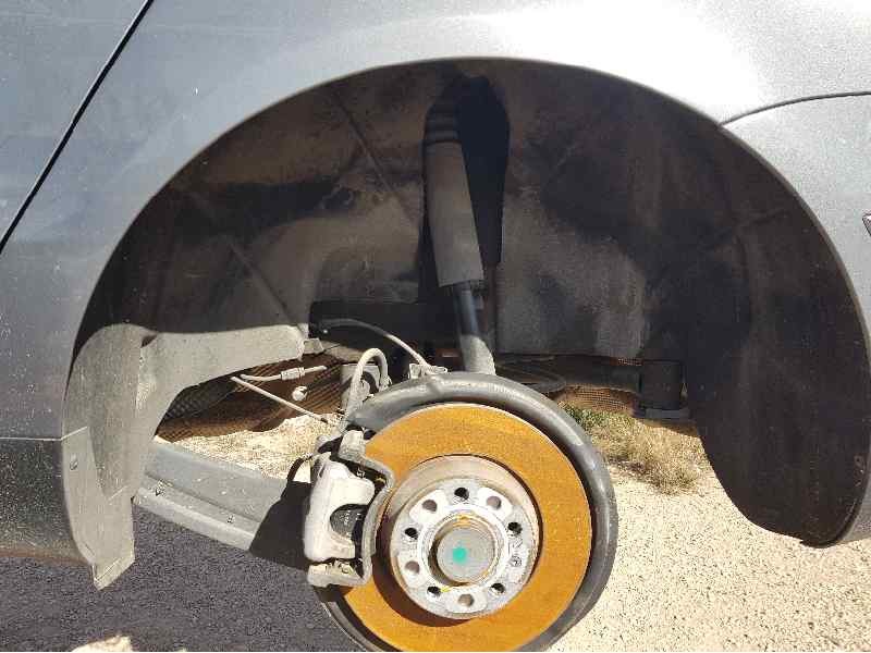 Recambio de plastico pase rueda tras. izq. para volkswagen passat berlina (3c2) highline referencia OEM IAM 3C0810971B  