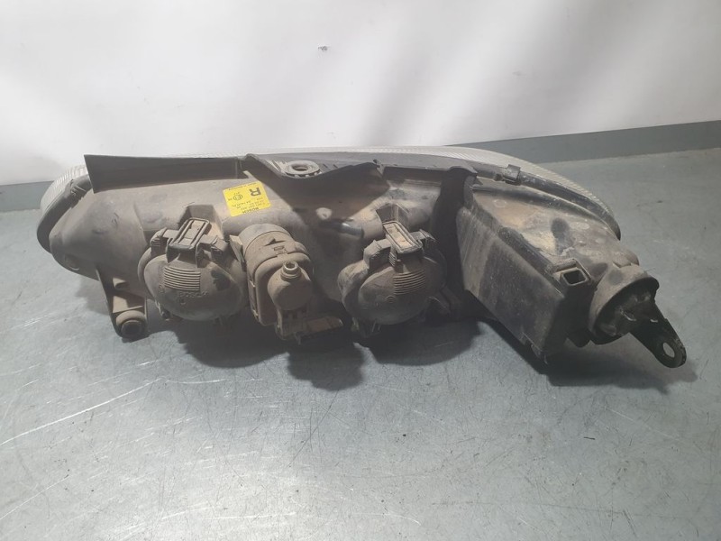 Recambio de faro derecho para peugeot 406 berlina (s1/s2) stdt referencia OEM IAM 301037022  BOSCH