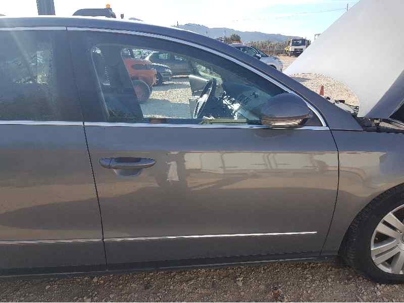 Recambio de puerta delantera derecha para volkswagen passat berlina (3c2) highline referencia OEM IAM 3C4831056J  