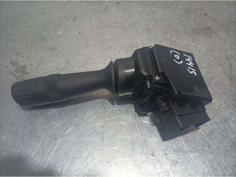 Recambio de mando limpia para toyota c-hr hybrid advance referencia OEM IAM F4020 17J422 