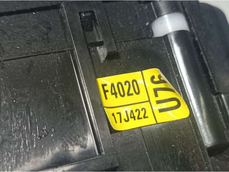 Recambio de mando limpia para toyota c-hr hybrid advance referencia OEM IAM F4020 17J422 