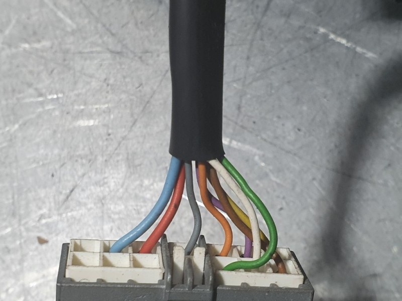 Recambio de retrovisor izquierdo para peugeot 406 berlina (s1/s2) stdt referencia OEM IAM 815230  ELECTRICO 9 CABLES