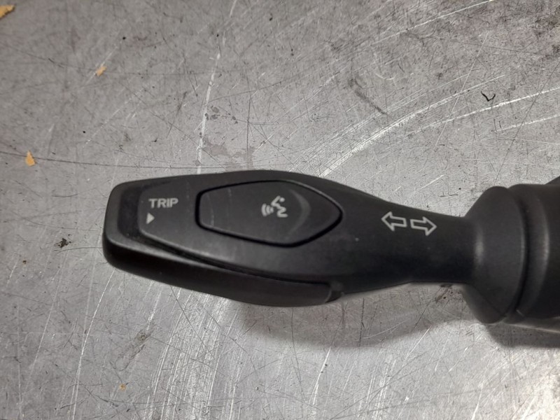 Recambio de mando luces y limpia para ford fiesta (cb1) ambiente referencia OEM IAM 1513033  1537625