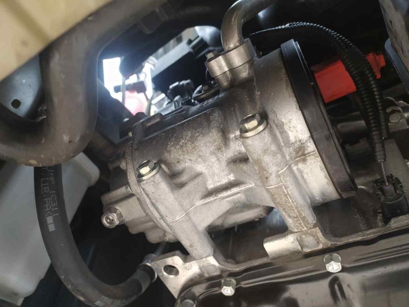 Recambio de compresor aire acondicionado para toyota corolla (e21) hybrid active referencia OEM IAM 8837047092  