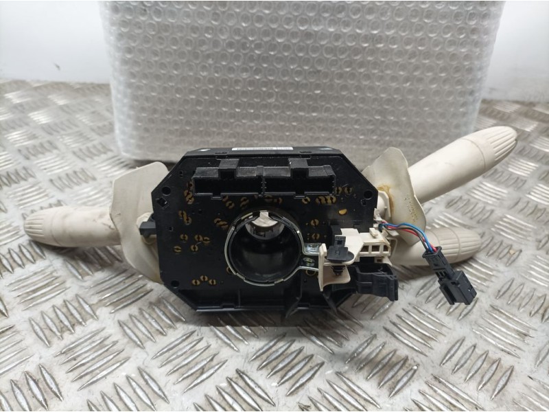 Recambio de mando luces y limpia para fiat nuova 500 (150) lounge referencia OEM IAM 7356746910  