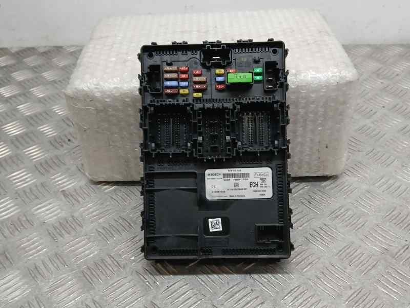 Recambio de caja reles / fusibles para ford fiesta (ce1) trend referencia OEM IAM HU5T15604ECH F005V02239 BOSCH