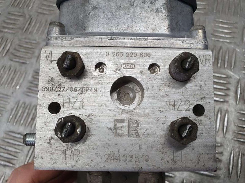 Recambio de abs para opel zafira a elegance referencia OEM IAM 24432510 0265220636 BOSCH