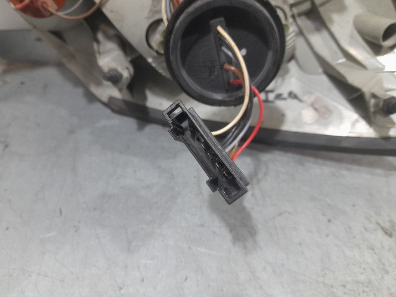 Recambio de piloto trasero izquierdo para skoda fabia ii (542) 1.4 tdi referencia OEM IAM 5J6945095  