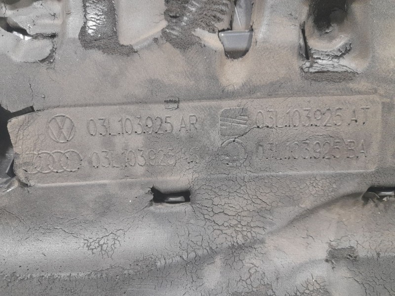 Recambio de tapa motor para audi a3 (8p) attration referencia OEM IAM 03L103925  