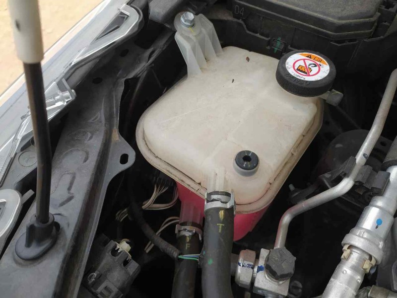 Recambio de deposito expansion para toyota corolla (e21) hybrid active referencia OEM IAM 164A20T021  