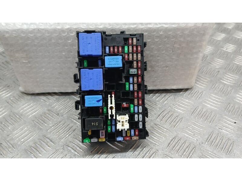 Recambio de caja reles / fusibles para renault captur ii evolution referencia OEM IAM 243801284r  35599686