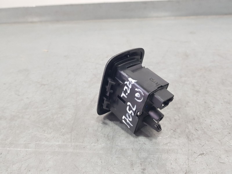 Recambio de mando elevalunas trasero izquierdo para mercedes-benz clase b sports tourer (w245) b 180 cdi (245.207) referencia OE