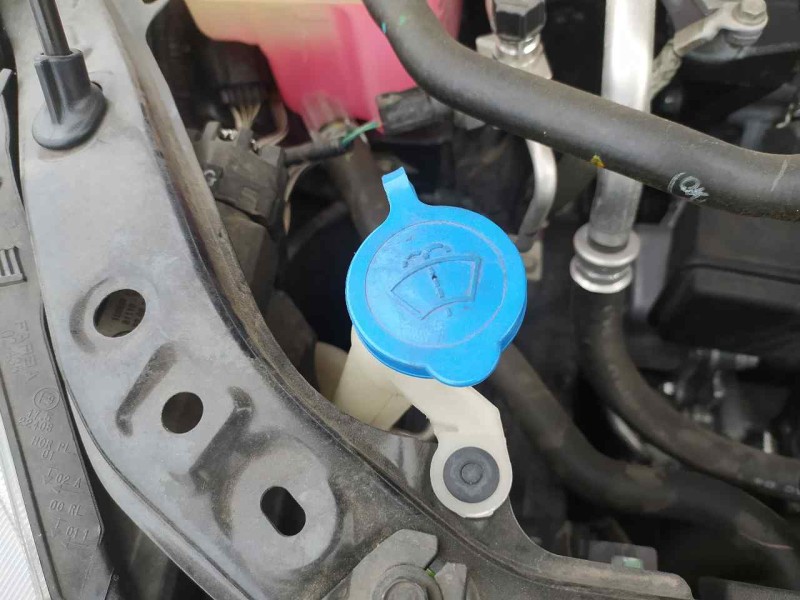 Recambio de deposito limpia para toyota corolla (e21) hybrid active referencia OEM IAM 8531502240  