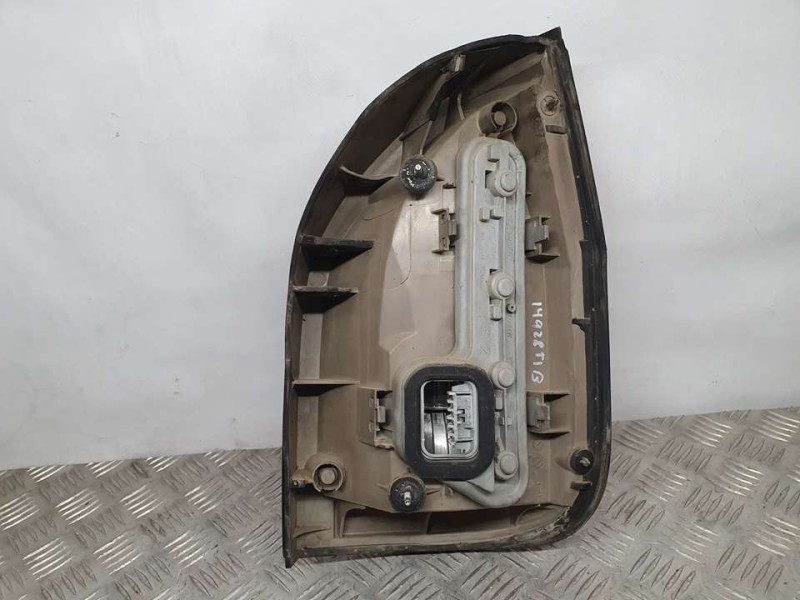 Recambio de piloto trasero izquierdo para opel zafira a elegance referencia OEM IAM SIN REF  