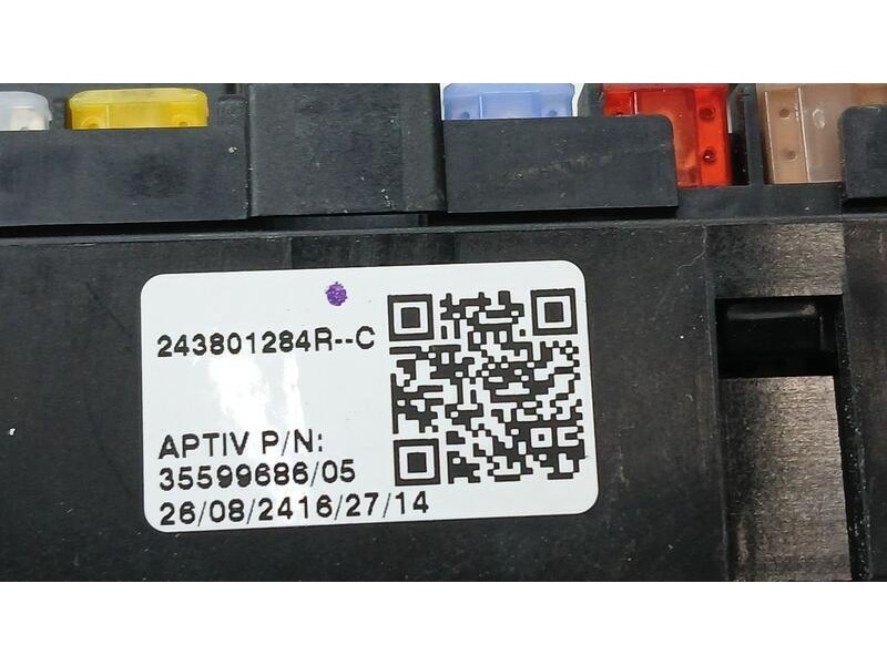 Recambio de caja reles / fusibles para renault captur ii evolution referencia OEM IAM 243801284r  35599686
