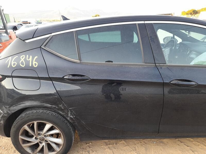 Recambio de puerta trasera derecha para opel astra k (b16) 1.4 turbo (68) referencia OEM IAM 39094743 ROZADA 