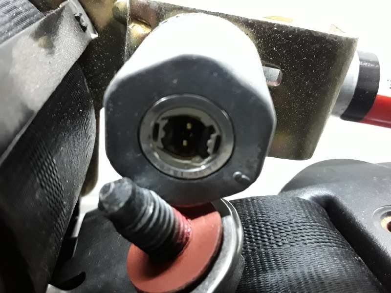 Recambio de pretensor airbag derecho para saab 9-3 berlina 2.2 16v tid cat referencia OEM IAM 570186800G  