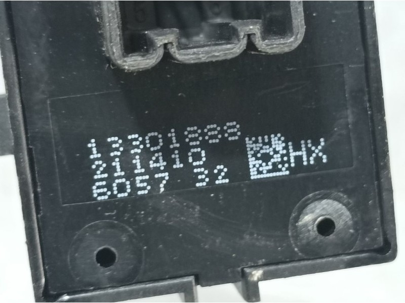 Recambio de mando elevalunas delantero derecho para opel mokka selective referencia OEM IAM 13301888  