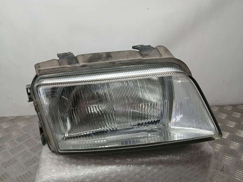 Recambio de faro derecho para audi a4 berlina (b5) 1.8 referencia OEM IAM 8D0941004A 67723141 VALEO