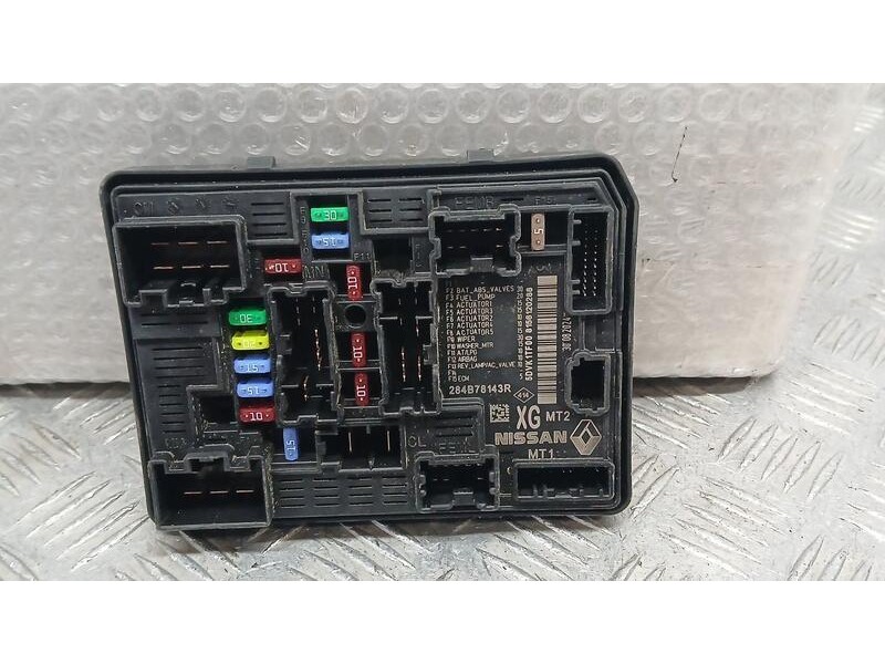 Recambio de caja reles / fusibles para renault captur ii evolution referencia OEM IAM 284B78143R  
