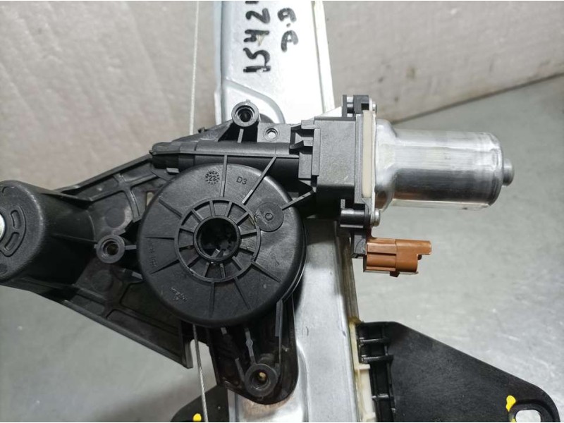 Recambio de elevalunas delantero derecho para dacia sandero 1.0 tce 90 referencia OEM IAM 403270G23061  ELECTRICO 2 PINS