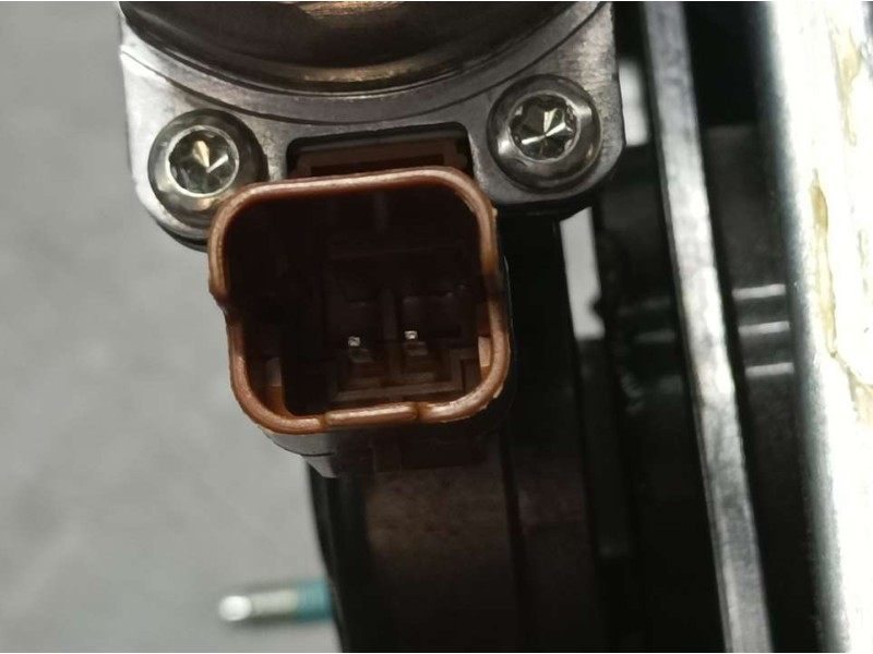 Recambio de elevalunas delantero derecho para dacia sandero 1.0 tce 90 referencia OEM IAM 403270G23061  ELECTRICO 2 PINS