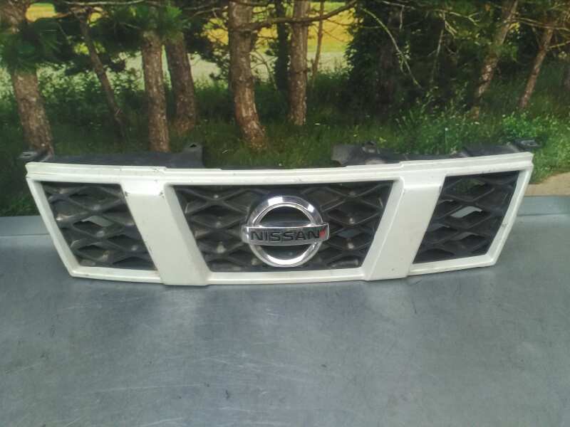 Recambio de rejilla delantera para nissan x-trail (t31) se referencia OEM IAM 62310JG40A  ROZADA