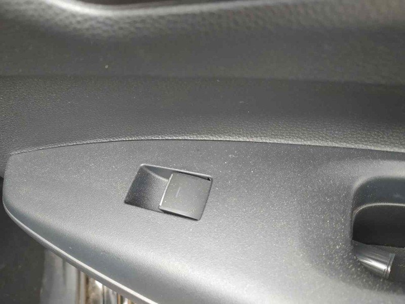 Recambio de mando elevalunas trasero derecho para toyota corolla (e21) hybrid active referencia OEM IAM 8481002240  