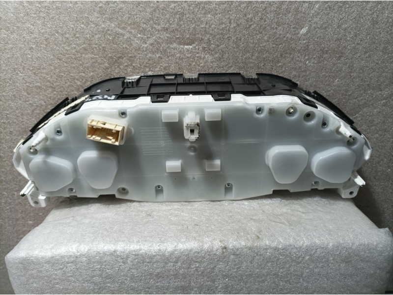 Recambio de cuadro instrumentos para peugeot 2008 (--.2013) signature referencia OEM IAM 9825986180  