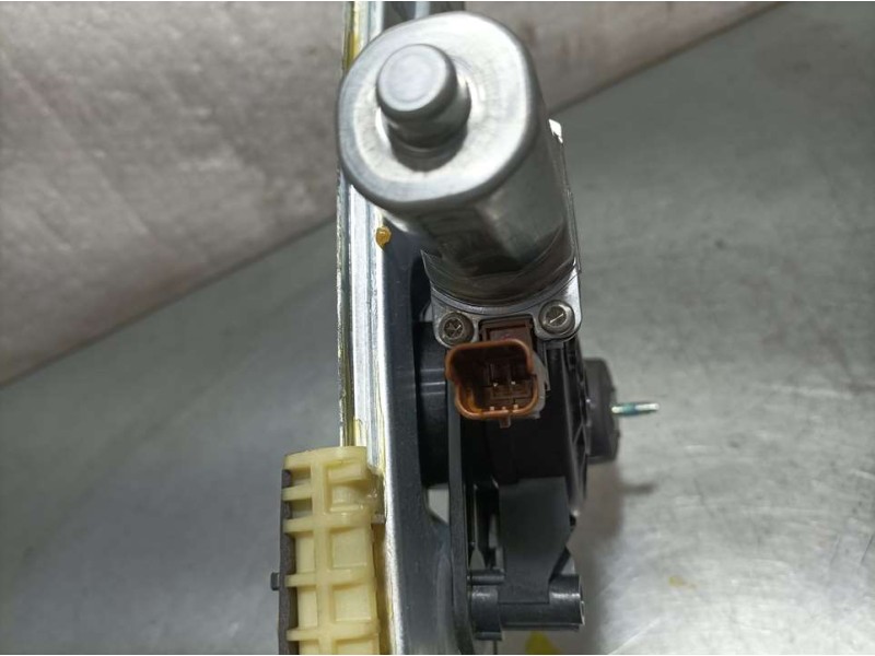 Recambio de elevalunas trasero izquierdo para dacia sandero 1.0 tce 90 referencia OEM IAM 403271G  ELECTRICO