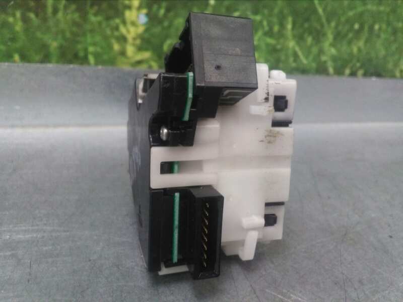 Recambio de mando limpia para nissan x-trail (t31) se referencia OEM IAM   