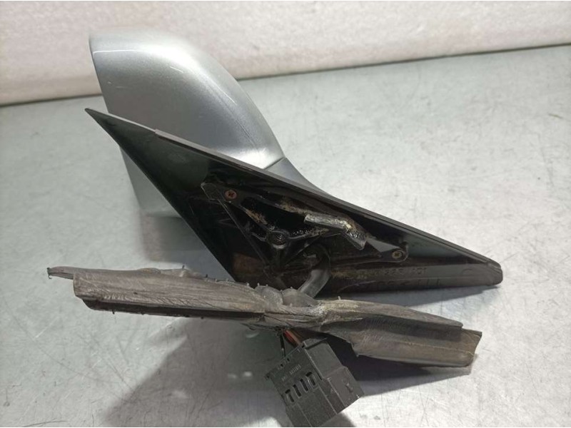 Recambio de retrovisor izquierdo para audi a4 berlina (b5) 1.8 referencia OEM IAM 8D18585313FX  ELECTRICO 5 CABLES Y TOCADO