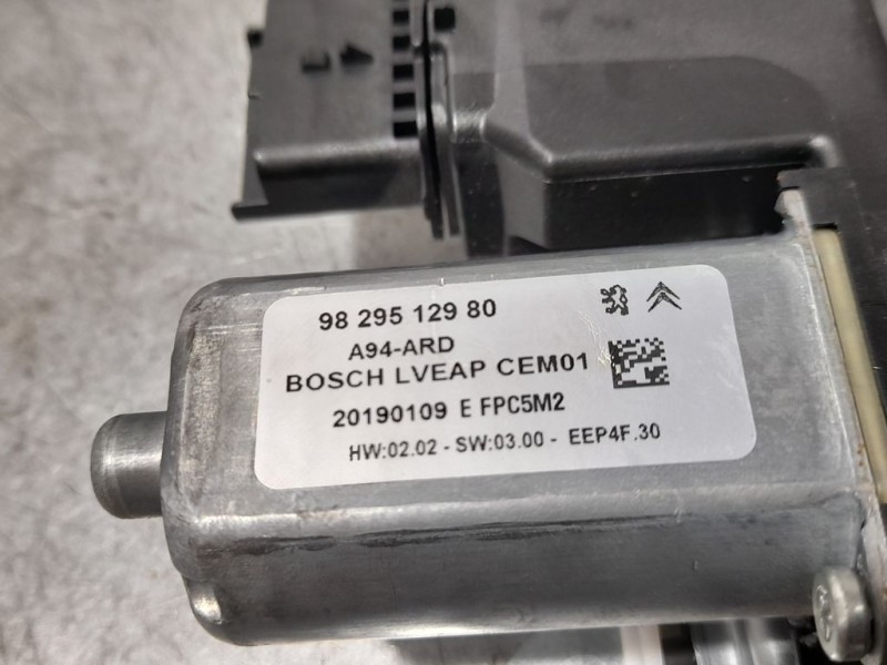 Recambio de elevalunas trasero derecho para peugeot 2008 (--.2013) signature referencia OEM IAM 9829512980  ELECTRICO 6 PINES