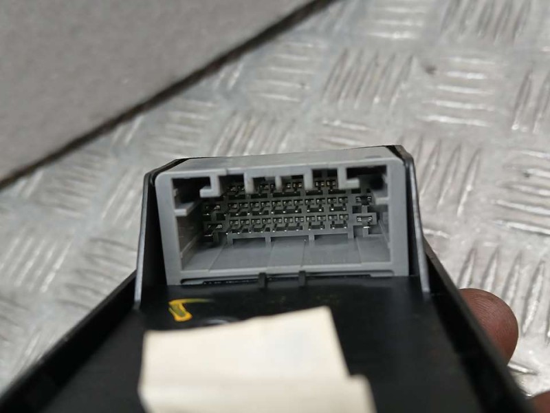 Recambio de mando elevalunas delantero izquierdo para honda civic lim.4 (fc) 1.5 comfort referencia OEM IAM 35750TEAG02  