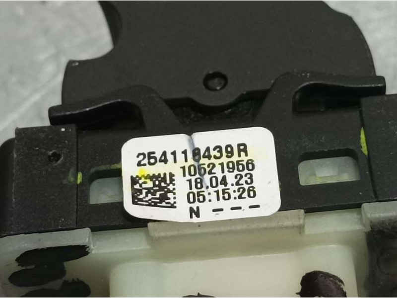 Recambio de mando elevalunas delantero derecho para dacia sandero 1.0 tce 90 referencia OEM IAM 254118439R  