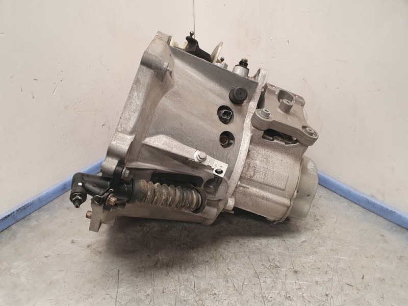 Recambio de caja cambios para peugeot 208 active referencia OEM IAM 20ET47 7397382B 5VELOCIDADES