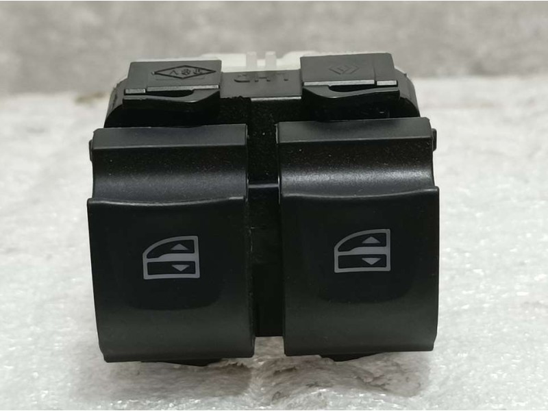 Recambio de mando elevalunas delantero izquierdo para dacia sandero 1.0 tce 90 referencia OEM IAM 254112588R  LADO IZQ MANDOS DE