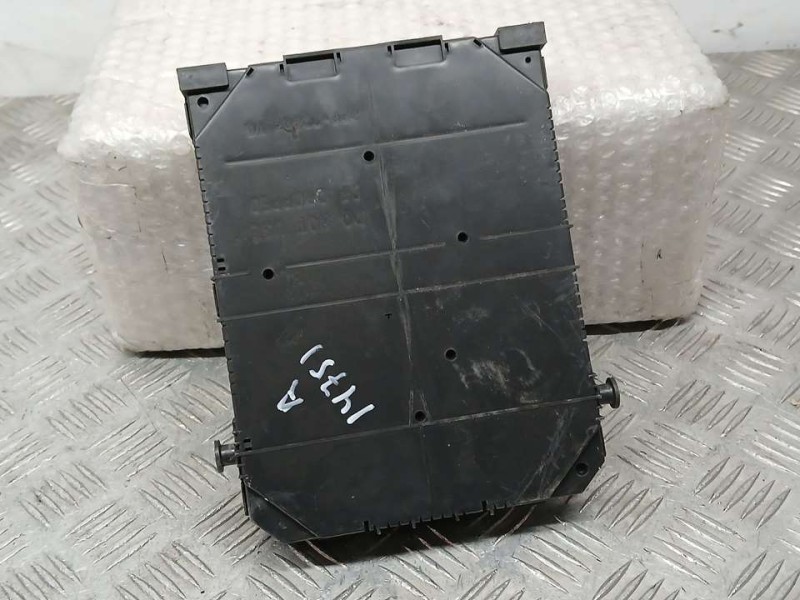 Recambio de caja reles / fusibles para citroën c4 cactus feel referencia OEM IAM 9830805680 3461844813 PATA TOCADA