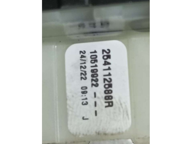 Recambio de mando elevalunas delantero izquierdo para dacia sandero 1.0 tce 90 referencia OEM IAM 254112588R  LADO IZQ MANDOS DE