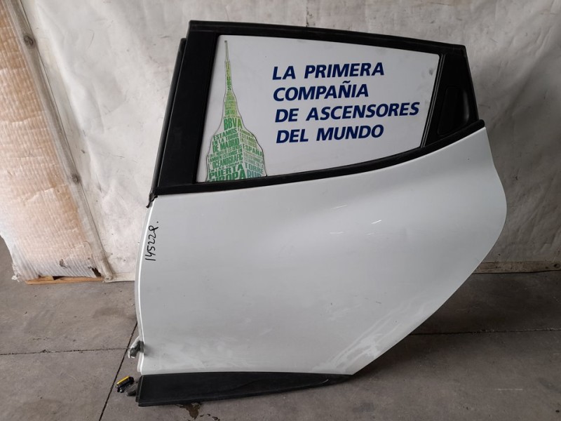 Recambio de puerta trasera izquierda para renault clio iv business referencia OEM IAM 821012089R  