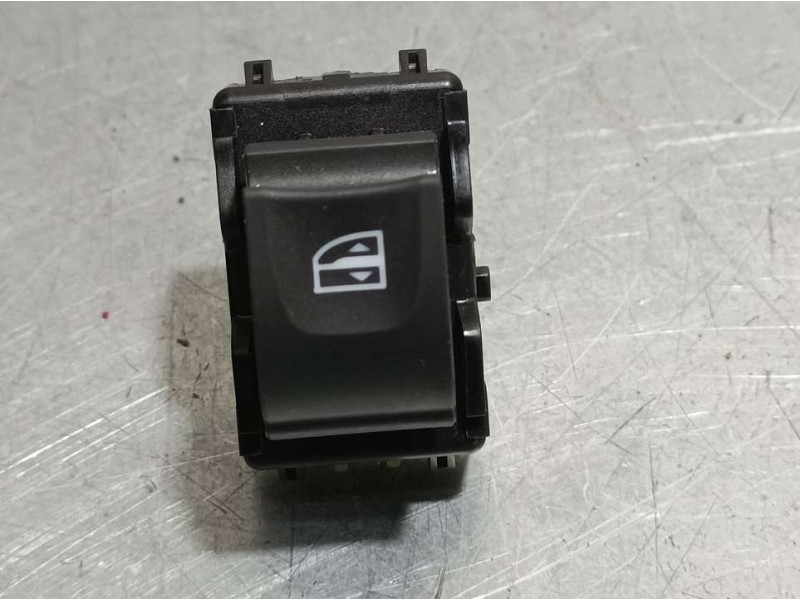 Recambio de mando elevalunas trasero derecho para dacia sandero 1.0 tce 90 referencia OEM IAM 254118439R  
