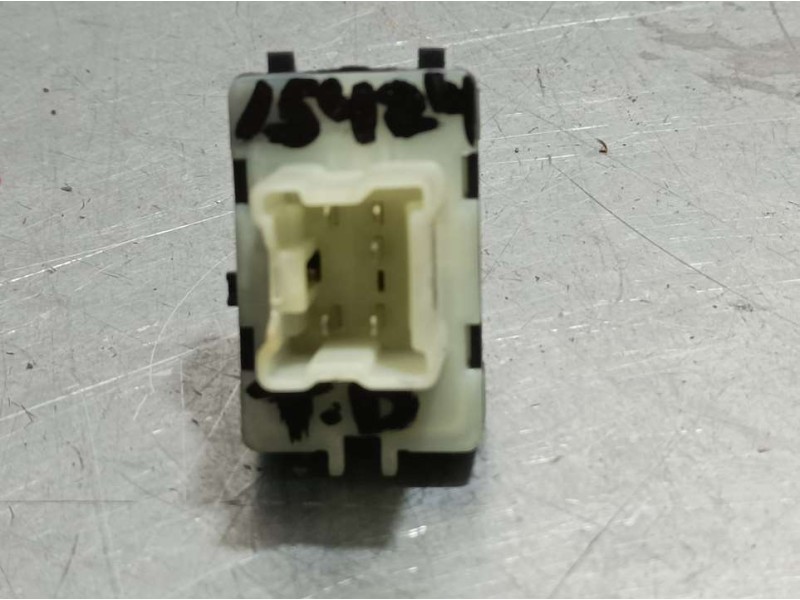 Recambio de mando elevalunas trasero derecho para dacia sandero 1.0 tce 90 referencia OEM IAM 254118439R  