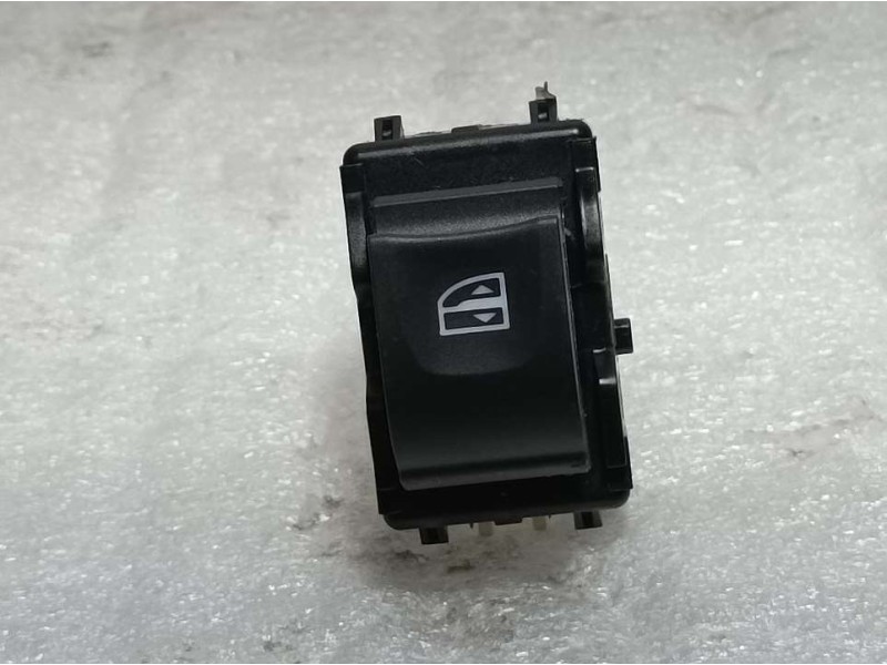 Recambio de mando elevalunas trasero izquierdo para dacia sandero 1.0 tce 90 referencia OEM IAM 254118439R  