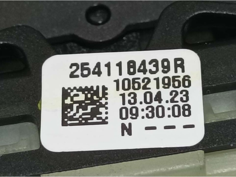 Recambio de mando elevalunas trasero izquierdo para dacia sandero 1.0 tce 90 referencia OEM IAM 254118439R  
