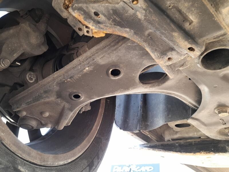 Recambio de brazo suspension inferior delantero derecho para fiat 500l (351_, 352_) 1.4 (199lyb1b) referencia OEM IAM 52008283  